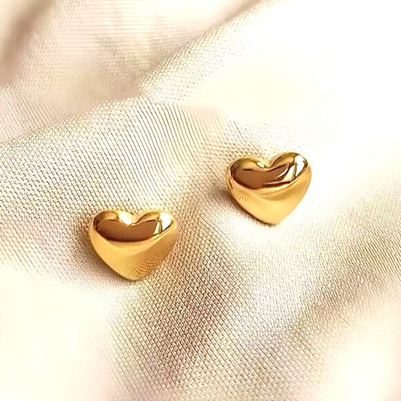 "Ana" | 18k Gold Heart Shaped Stud Earrings - Minimalist Classics - Picture 1 of 3